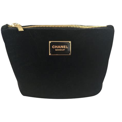 pochette chanel trucchi